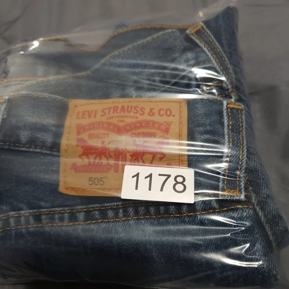 Levis 505 Regular Fit Men Jeans 48x30 Blue Denim Straight 100% Cotton - See Size